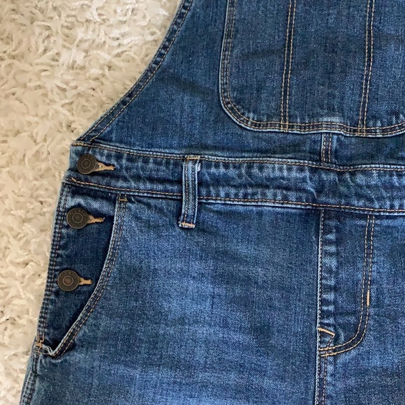 HP🛍 Old Navy Denim Overalls - Picture 3 of 9